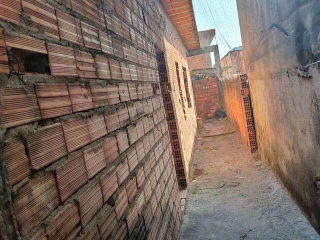 Casa para Venda em Carapicuíba - 2