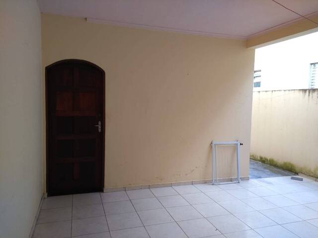 Casa para Venda em Carapicuíba - 2